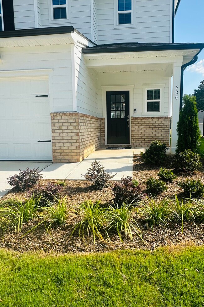 Photo - 520 Providence Spgs Ln