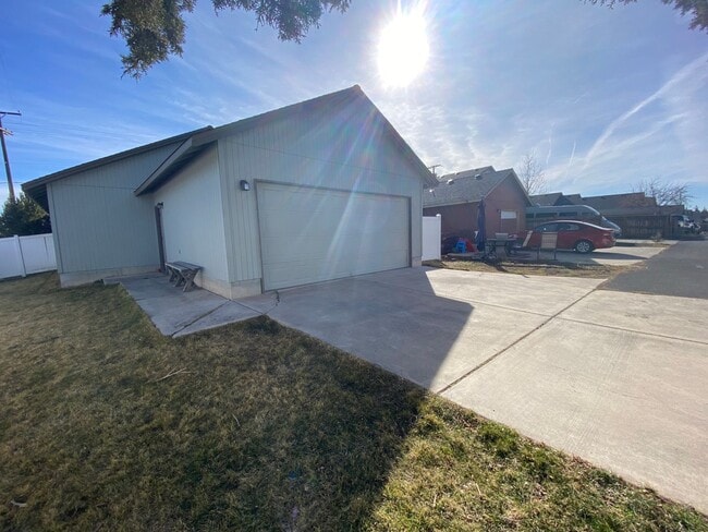 Photo - Great NE Bend Home