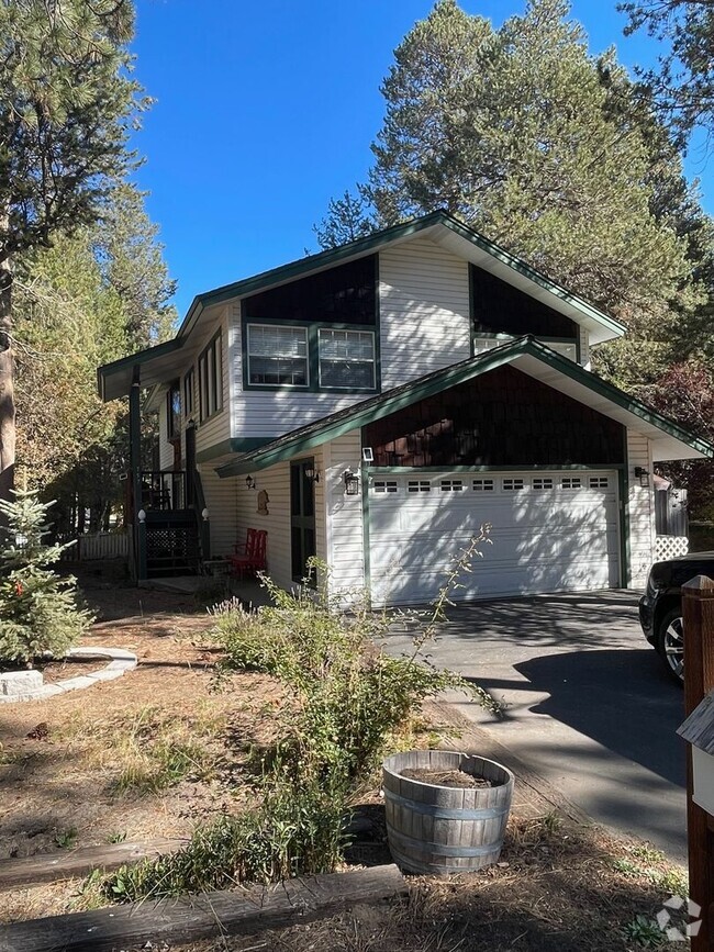 Building Photo - Quiet 4Bd 2Ba home avail. for a 3-5 month ...