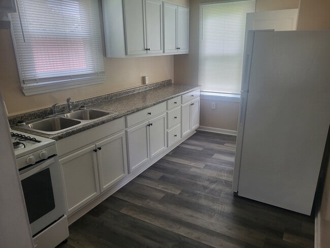 Photo - 1104 Monongahela Blvd