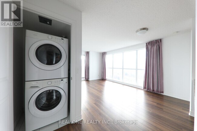 Photo - 50 Town Centre Court Unité 1502