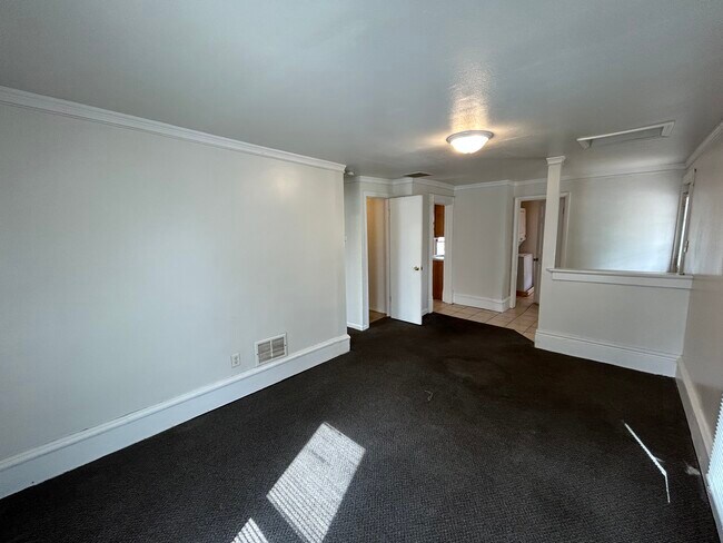 Photo - 800 F Ave NW Unit Upper