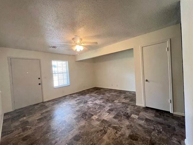 Photo - 417 E Linden Ln