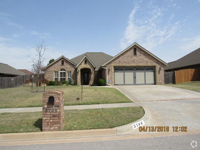 Building Photo - Fantastic home located in Eastlake