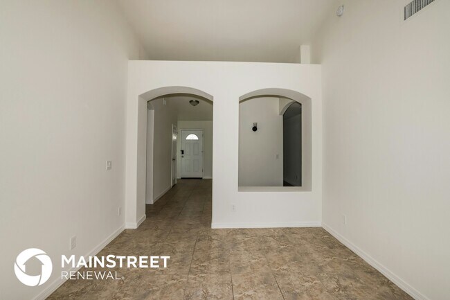 Photo - 5608 N 74th Dr