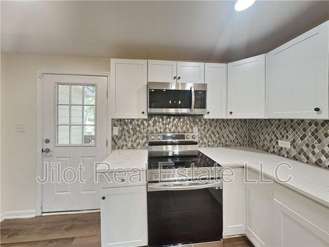 Photo - 1849 E Farris Ave