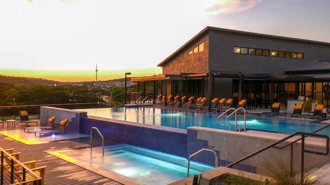 The View at Crown Ridge apartments — community photo