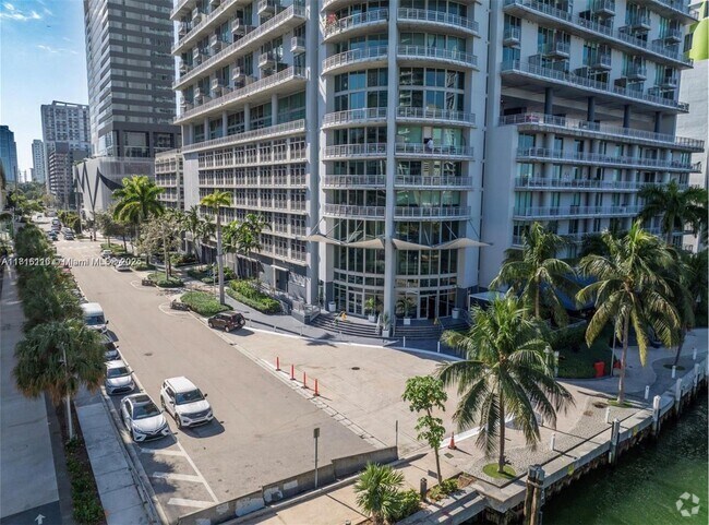 Building Photo - 690 SW 1st Ct Unit 1516 Rental