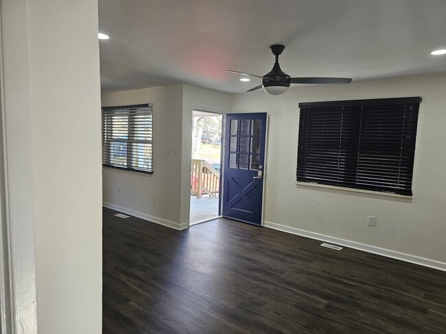 Photo - 3303 George Light Rd