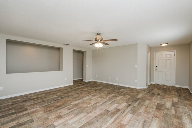 Photo - 7406 Bridgeview Dr