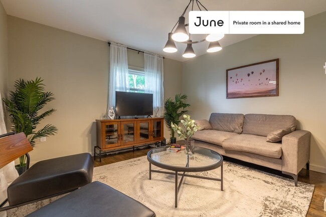 Photo - Room in Shared 6 bed/4 bath home Unit C