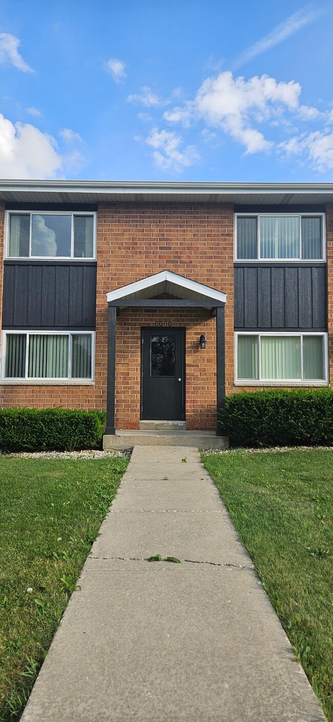 Front of Building - Ridgeview Terrace Rental
