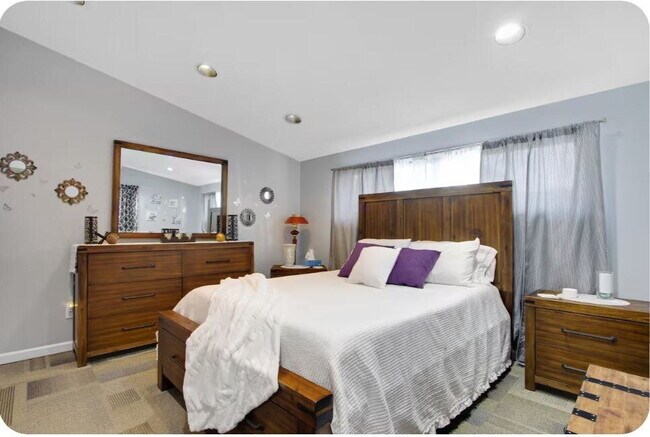 Furnished 1-Bedroom Apartment with Private Entrance and Free Laundry