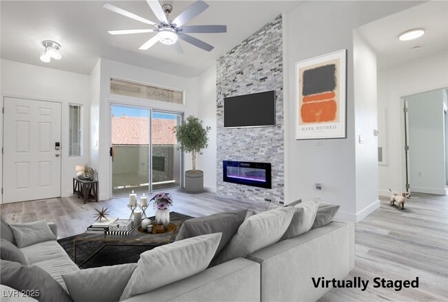 Building Photo - 2305 W Horizon Ridge Pkwy Unit 3324 Rental