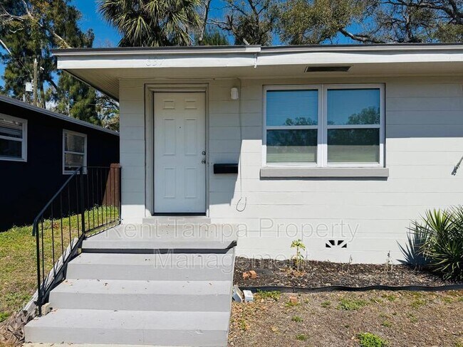 Photo - 637-637 17th Ave S