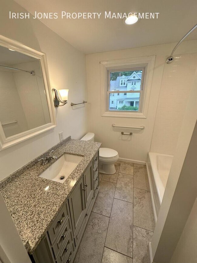 Photo - 208 Main St Unidad A4