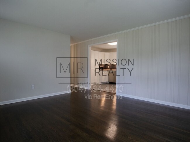 Photo - 5205 Scott St