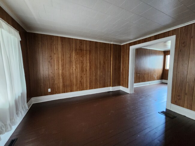 610 Bell Ave