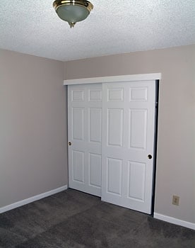 Bedroom - Crystal Shores Apartments