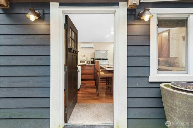 Photo - 3012 E Ames Lake Dr NE