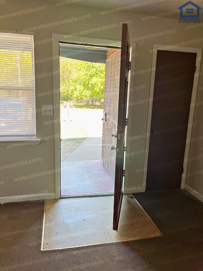 Photo - 1820 Olive St Apartment