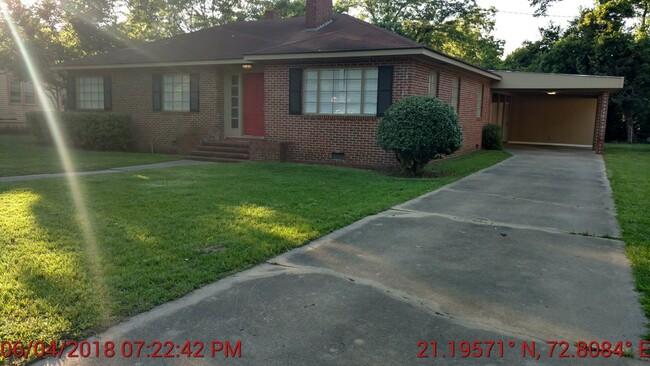 house front - 159 E Lincoln Ave House