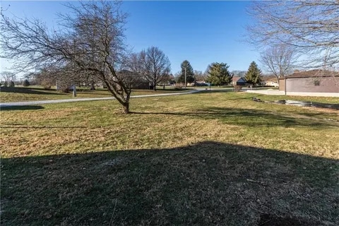 Photo - 211 Hillview Dr