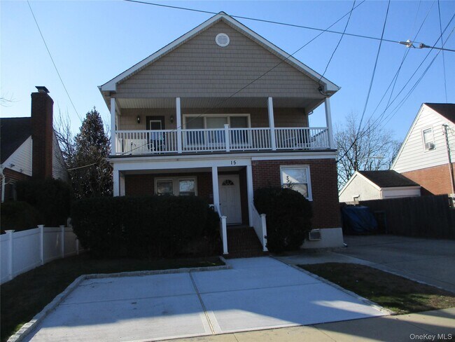 Building Photo - 15 Alice Ct