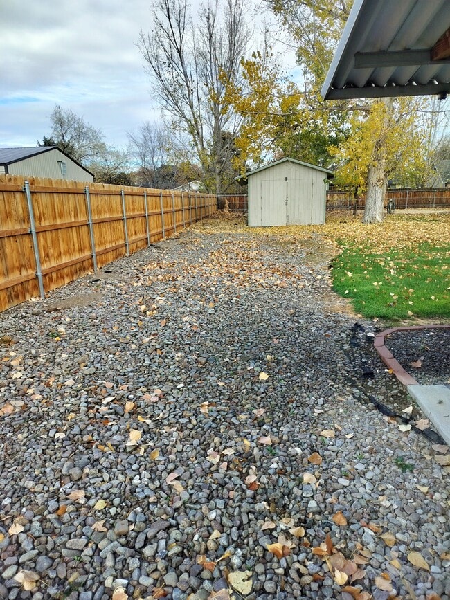 Photo - 130 NW Carrie Cir