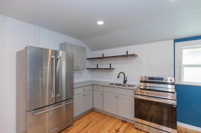 Photo - 1710 S Polk St