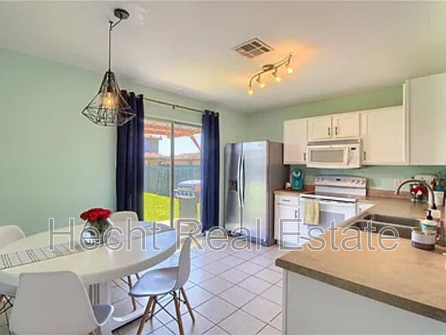 Photo - 114 Easy St