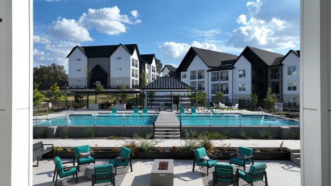 Photo - Istana At Wurzbach