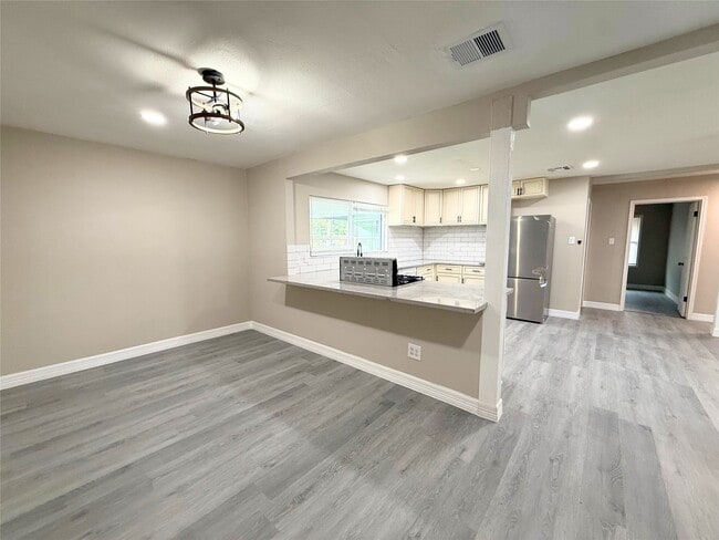 Building Photo - 2214 Marlen Ave Rental
