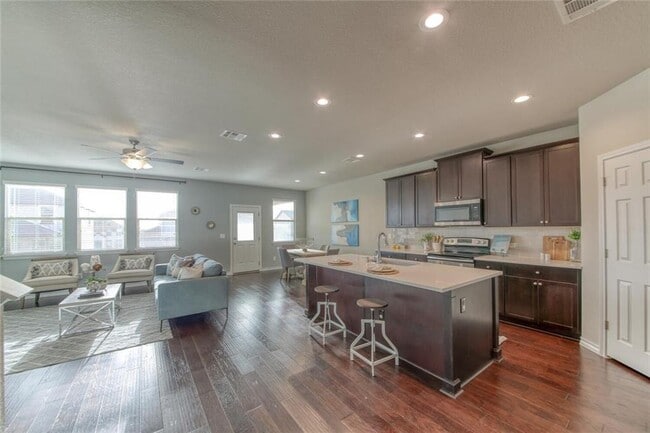 Photo - 173 Flexus Ln