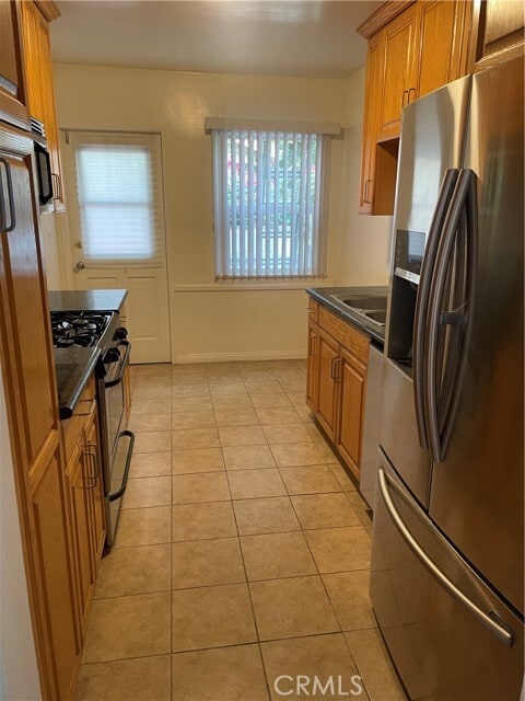 Photo - 5901 Woodman Ave Unidad 5901