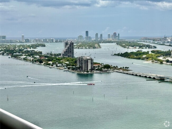 Building Photo - 1800 N Bayshore Dr Unit 3512 Rental