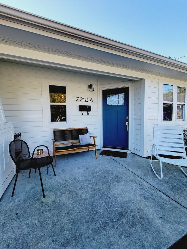 CAROLINA PLACE - Within minutes to Downtow... - CAROLINA PLACE - Within minutes to Downtow... Townhome