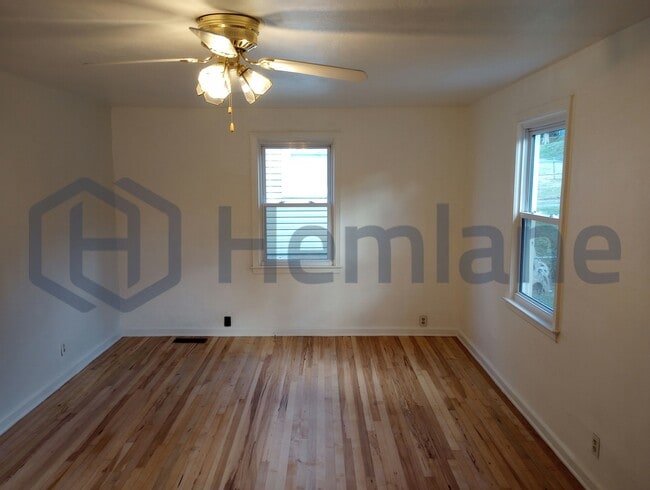 Photo - 701 E Columbia Ave