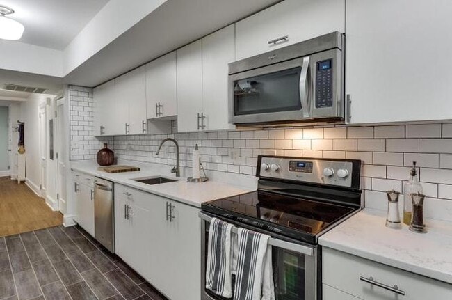 Photo - 1412 A St SE Unit Lincoln Park-Capitol Hill