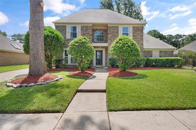Photo - 15127 Greenleaf Ln House