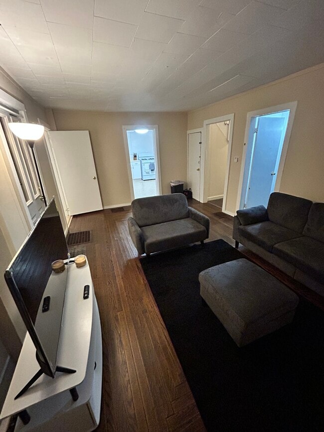 Photo - 171 W Seneca St