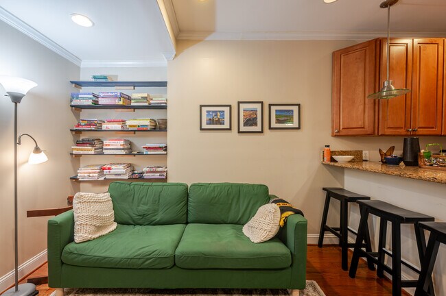 Photo - 1006 N St NW Unit 4