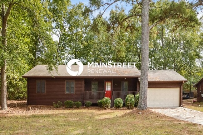 Building Photo - 3 Bedroom Pet-Friendly Home in Snellville, GA with Main Street Renewal