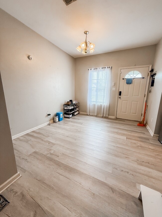 Photo - 23 Old Courthouse Way