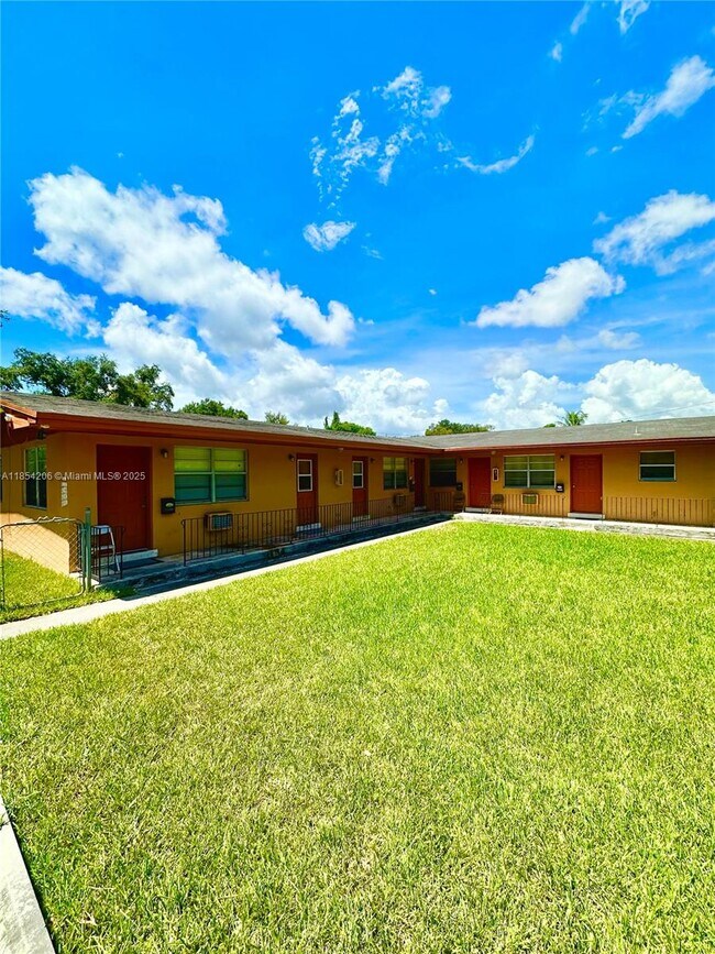 Building Photo - 15002 NE 11th Ct Unit 2 Rental