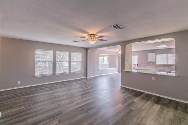 Photo - 2645 Andres Way