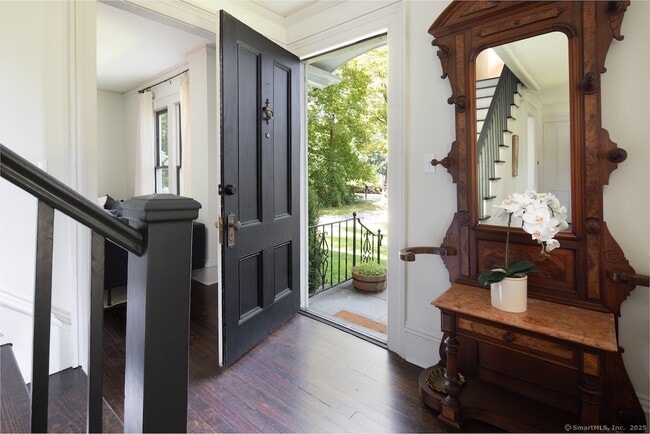 Photo - 16 Under Mountain Rd