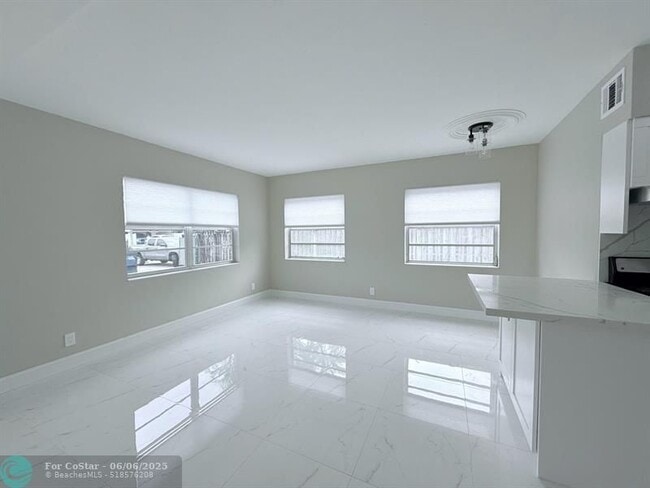 Photo - 2725 Middle River Dr Apartment Unit 7
