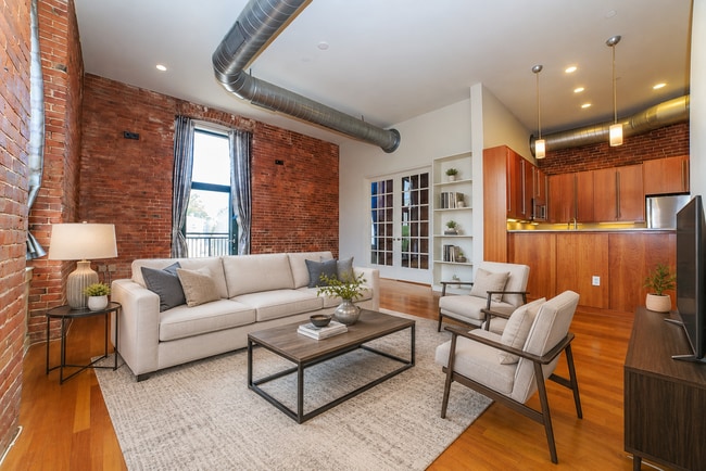 Building Photo - 125 B St Unit 3A