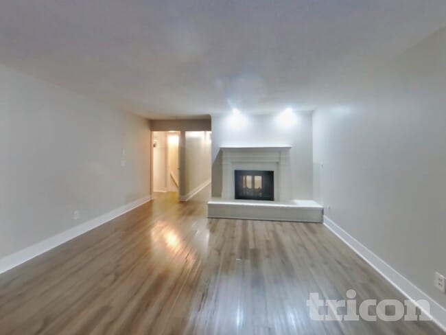 Photo - 820 Shenandoah Ln N